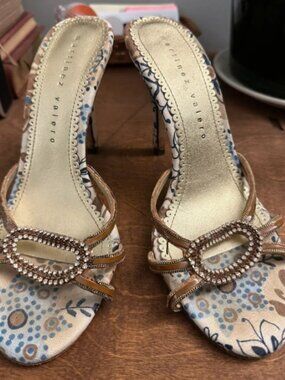 Martinez Valero patterned heels